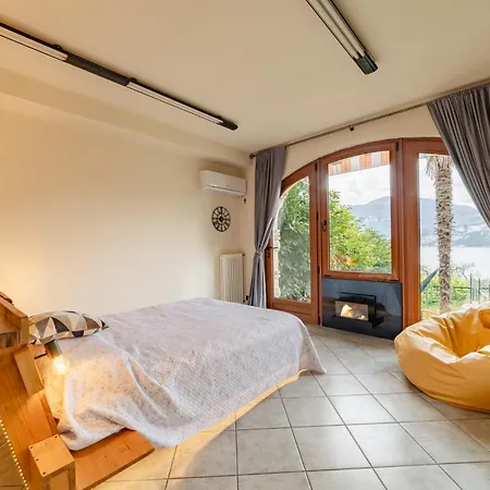 With Private Garden By Gardadoma