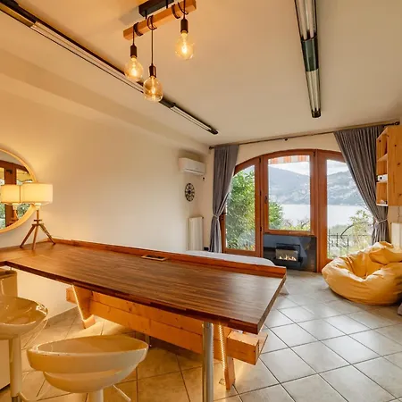 With Private Garden By Gardadoma Appartement *