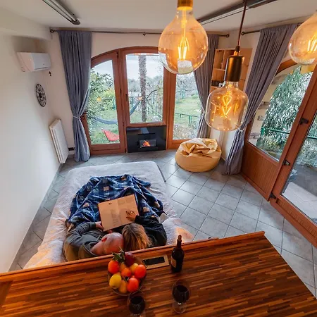 With Private Garden By Gardadoma شقة برنزوني سول جاردا