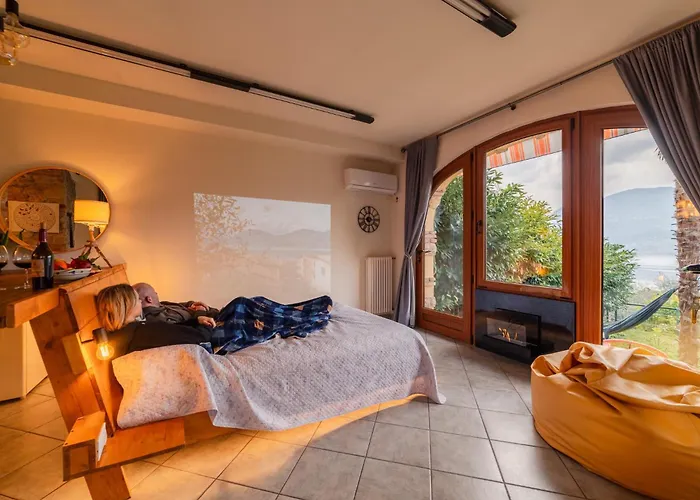 With Private Garden By Gardadoma Apartament *