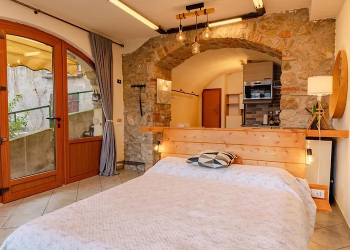 With Private Garden By Gardadoma شقة برنزوني سول جاردا