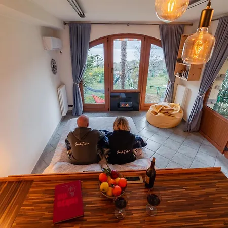 With Private Garden By Gardadoma Διαμέρισμα *