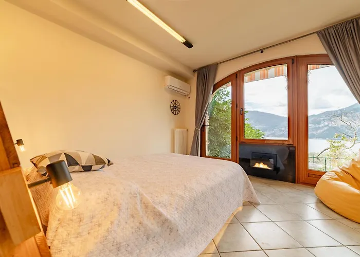 With Private Garden By Gardadoma Apartamento