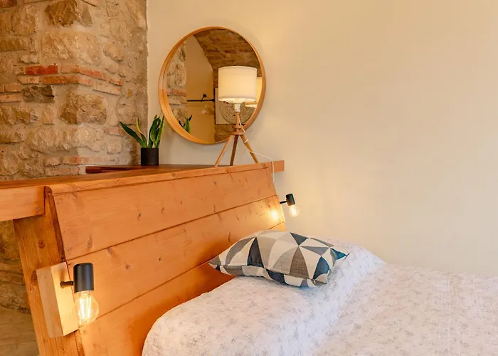 With Private Garden By Gardadoma Apartamento