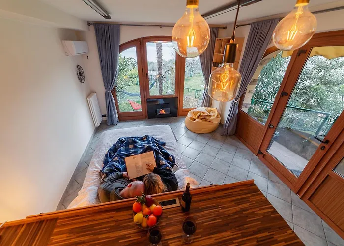 With Private Garden By Gardadoma Apartamento Brenzone sul Garda