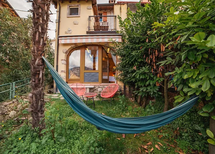 With Private Garden By Gardadoma *