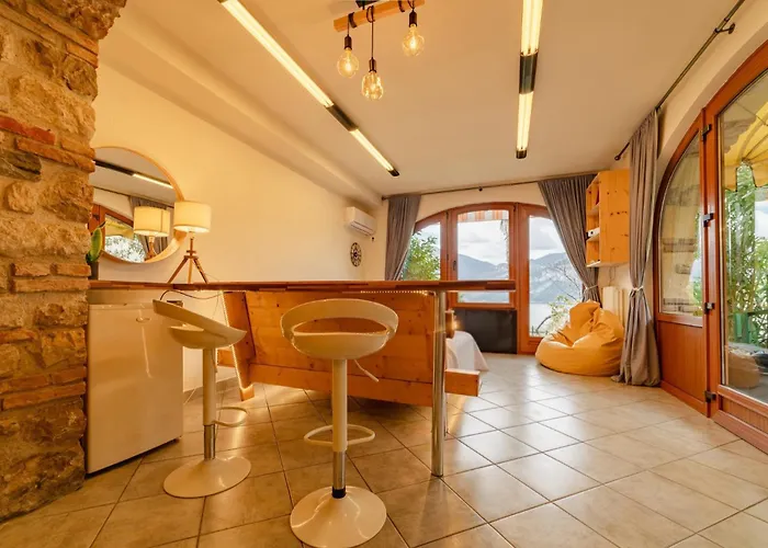 With Private Garden By Gardadoma Brenzone sul Garda