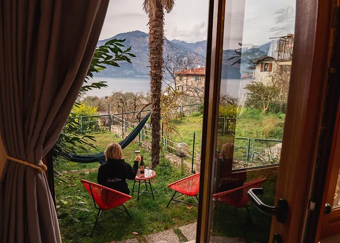 Apartman With Private Garden By Gardadoma